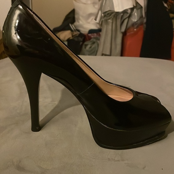 Pantent Leather Peep Toe Pumps - Picture 10 of 10